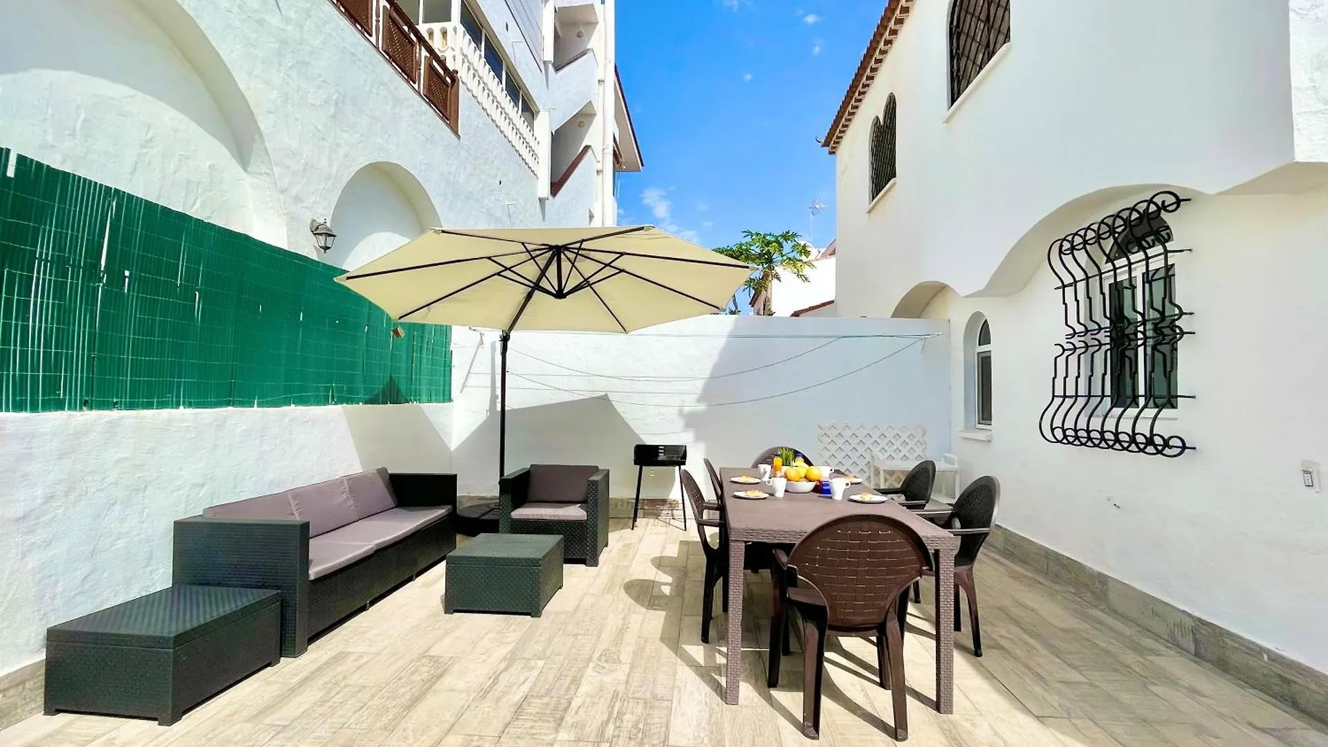 Sunlight Place Bungalow San Bartolomé 0*,  スペイン